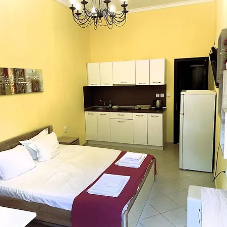 Stamopolu Lux Ground Floor מלון